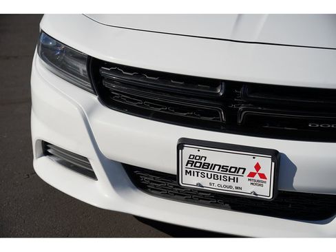 Used 2018 Dodge Charger SXT image 9