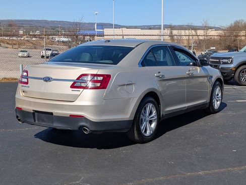 Used 2017 Ford Taurus SE image 6