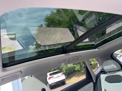 New 2025 Volkswagen Taos SE image 16