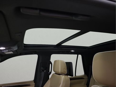 Used 2024 Chevrolet Tahoe Premier w/ Advanced Technology Package image 12