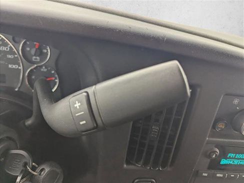 Used 2025 Chevrolet Express 3500 LT w/ LT Preferred Equipment Group image 11