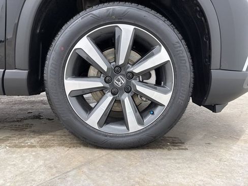 New 2025 Honda Pilot Touring image 12