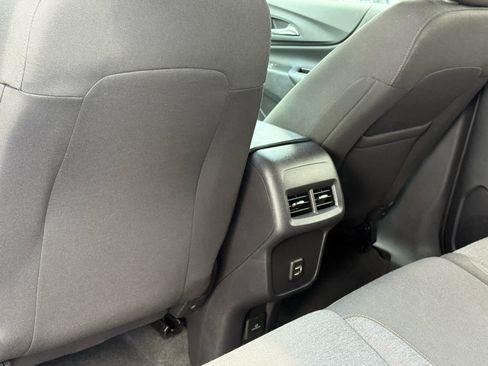 Used 2024 Chevrolet Equinox LT FWD image 26