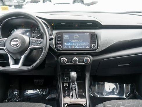 Used 2023 Nissan Kicks SV image 15