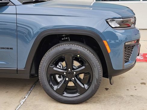 New 2026 Jeep Grand Cherokee Limited w/ Limited Altitude Package RWD image 6