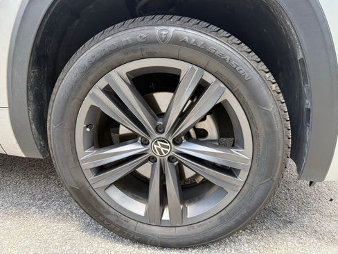 Used 2021 Volkswagen Atlas SE w/ Towing Package AWD/4WD image 8