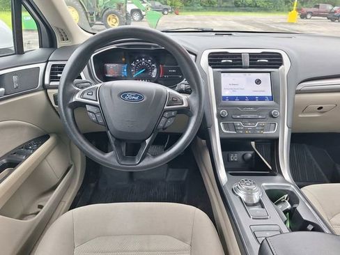 Used 2020 Ford Fusion SE w/ Fleet SE Value Package FWD image 13