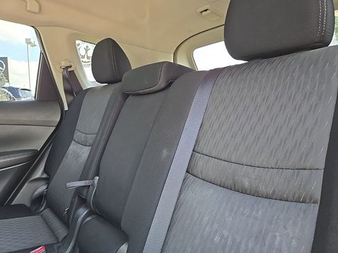 Used 2017 Nissan Rogue SV AWD/4WD image 33