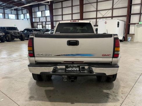 Used 2005 GMC Sierra 3500 SLT w/ Heavy-Duty Power Package image 9