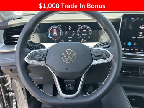 New 2026 Volkswagen Tiguan SE FWD image 26