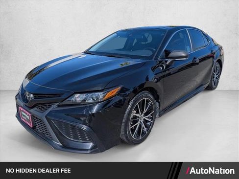 Used 2023 Toyota Camry SE FWD image 1
