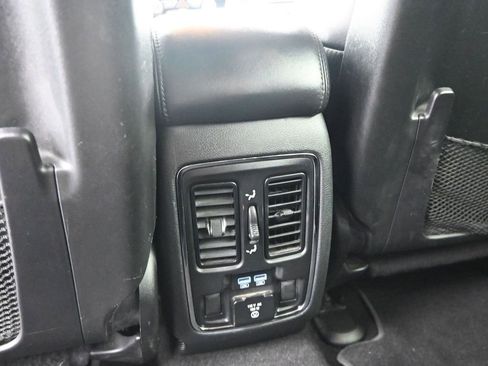 Used 2019 Jeep Grand Cherokee Limited image 14