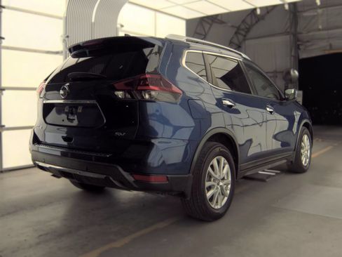 Used 2019 Nissan Rogue SV FWD image 3