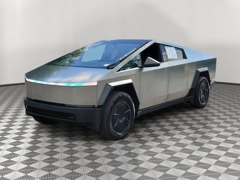 Used 2024 Tesla Cybertruck AWD Crew Cab image 3