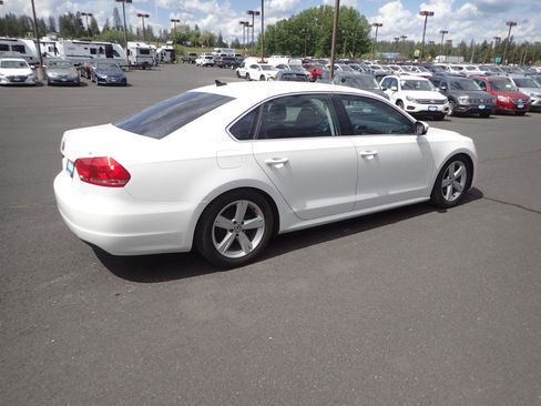 Used 2013 Volkswagen Passat 2.5 SE FWD image 5
