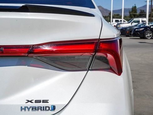 Used 2021 Toyota Avalon XSE image 8