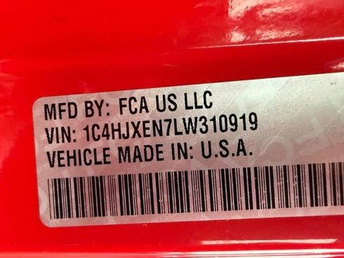 Used 2020 Jeep Wrangler Unlimited Sahara image 34