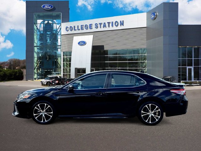 Used 2019 Toyota Camry SE FWD image 4