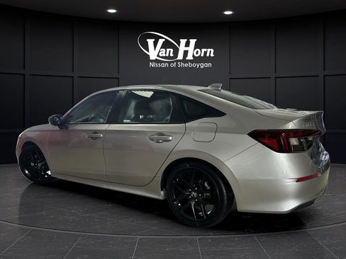 Used 2025 Honda Civic Sport image 3