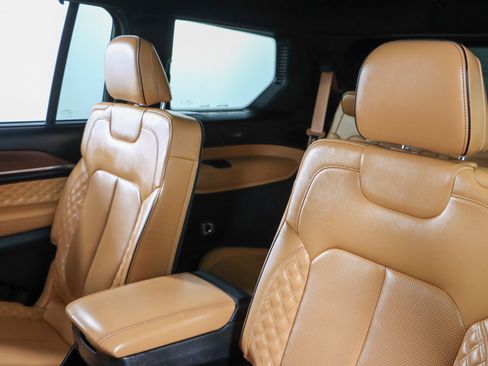 Used 2022 Jeep Grand Cherokee L Summit w/ Advanced Protech Group IV image 27