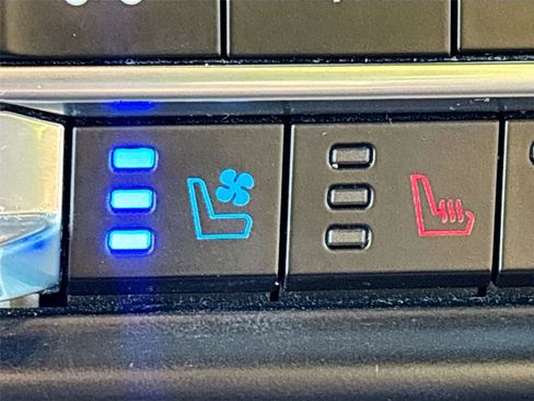 Used 2023 Ford Expedition Max Limited image 25