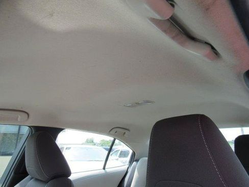 Used 2021 Toyota Corolla LE FWD image 23