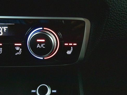 Used 2022 Audi Q3 2.0T Premium Plus image 25