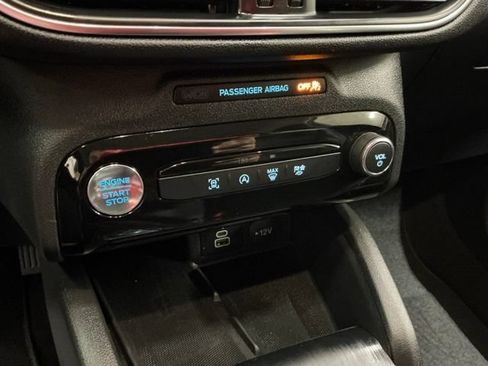 Used 2025 Ford Escape Platinum AWD/4WD image 22