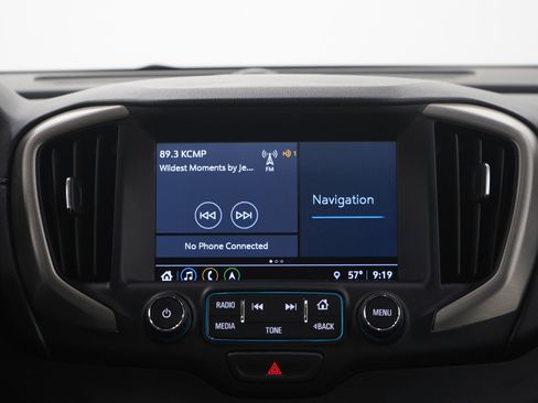 Used 2018 GMC Terrain Denali w/ GMC Pro Grade Package AWD/4WD image 15