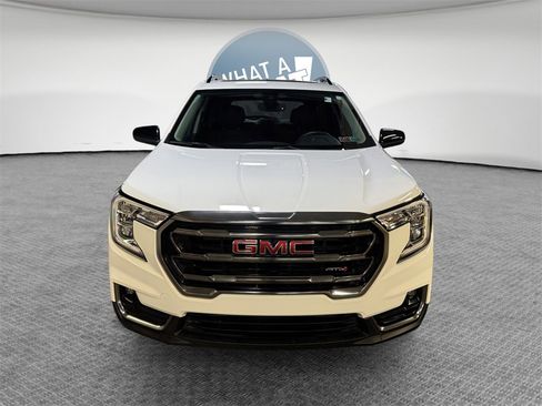 Used 2022 GMC Terrain AT4 w/ Infotainment Package II image 9