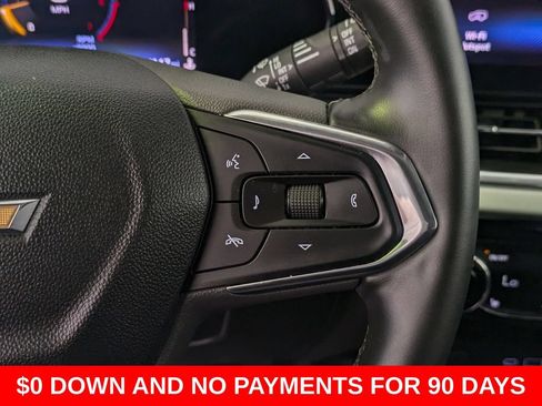 Used 2025 Chevrolet Trax LT w/ LT Convenience Package FWD image 27