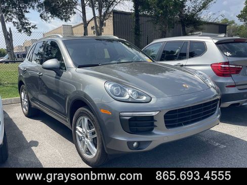 Used 2016 Porsche Cayenne AWD/4WD image 1