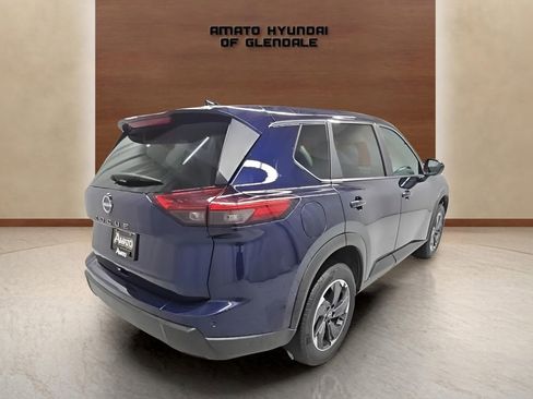 Used 2025 Nissan Rogue SV image 6