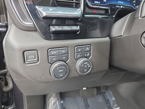 Used 2023 Chevrolet Silverado 1500 LTZ w/ Technology Package AWD/4WD image 23