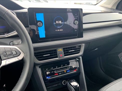New 2026 Volkswagen Taos SE AWD/4WD image 6