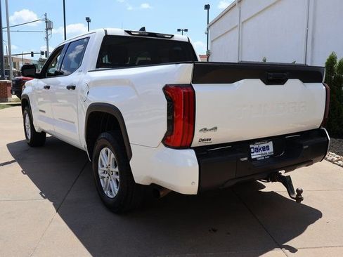 Used 2022 Toyota Tundra SR5 w/ SR5 Convenience Package AWD/4WD image 4