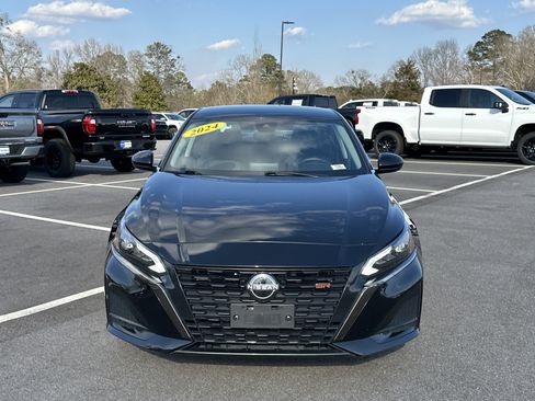 Used 2024 Nissan Altima 2.5 SR image 2