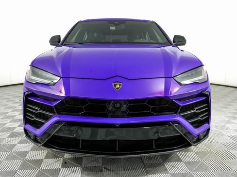 Used 2021 Lamborghini Urus image 2