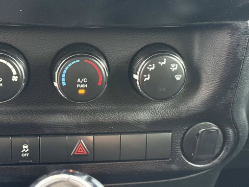 Certified 2018 Jeep Wrangler Unlimited Sport AWD/4WD image 30