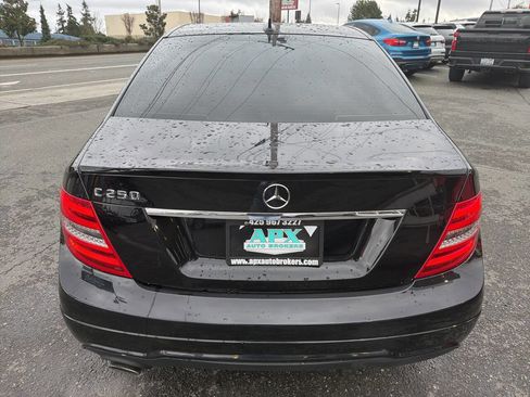Used 2013 Mercedes-Benz C 250 Sedan image 5
