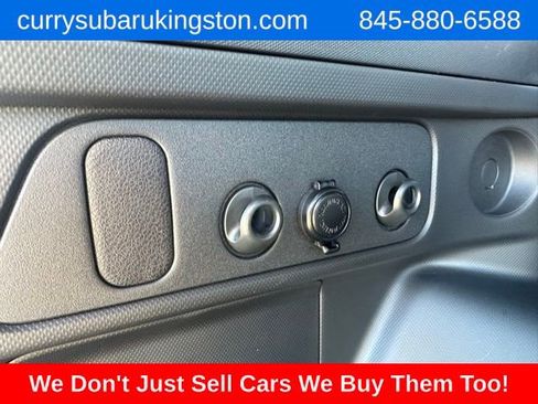 Used 2025 Subaru Forester Premium image 41