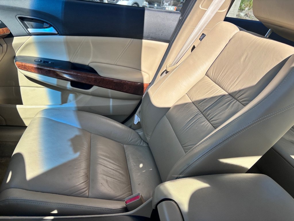 Used 2011 Honda Accord EX-L image 12