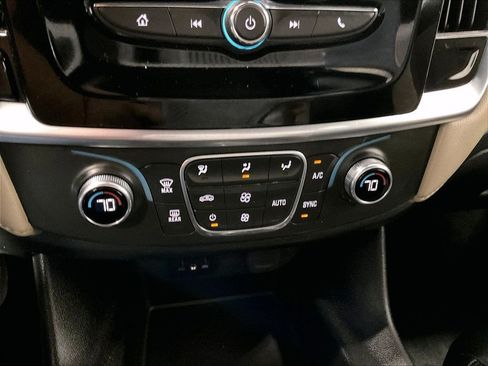 Used 2022 Chevrolet Traverse LS AWD/4WD image 26