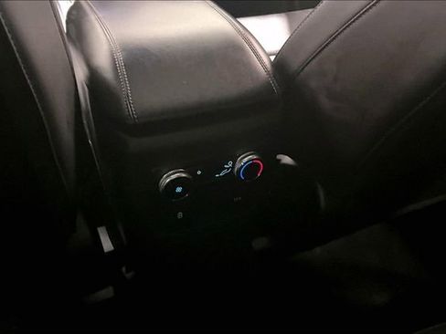 Used 2022 Ford Explorer XLT w/ XLT Sport Appearance Package image 10