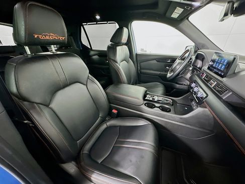 Used 2025 Honda Pilot TrailSport image 32