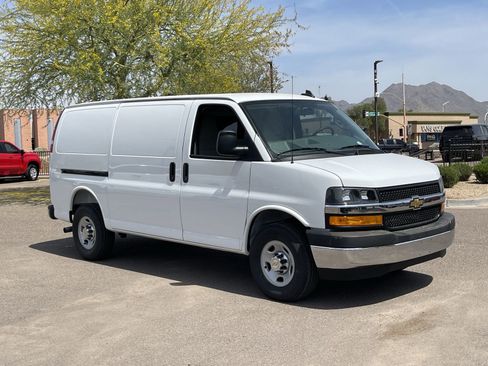 New 2026 Chevrolet Express 2500 w/ Driver Convenience Package image 8