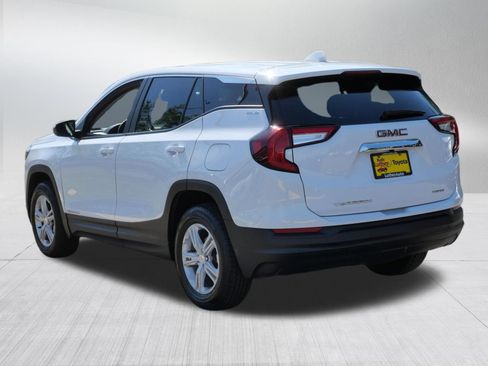 Used 2024 GMC Terrain SLE AWD/4WD image 5