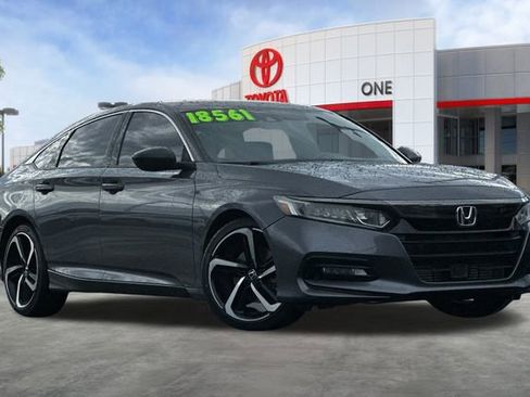 Used 2018 Honda Accord Sport image 2