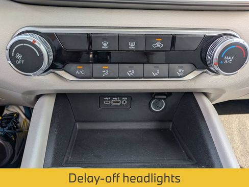 Used 2025 Nissan Altima 2.5 SV FWD image 17