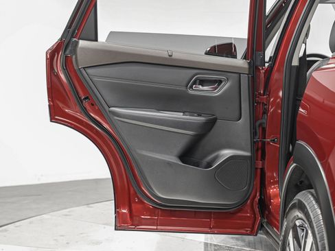 Used 2021 Nissan Rogue SL w/ Premium Package image 28